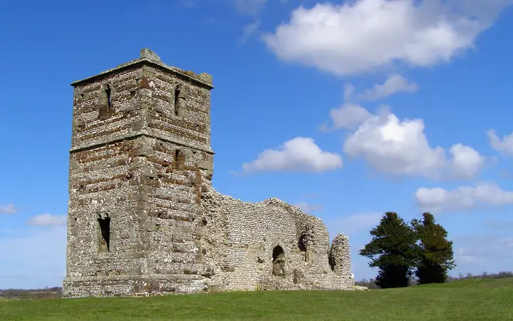 Ruined Knowlton church inside a henge